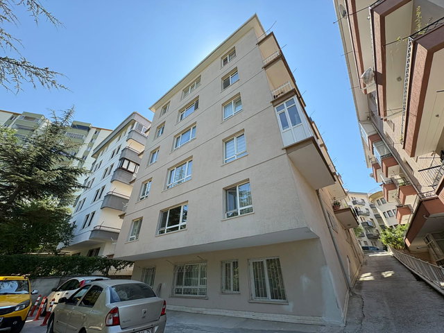 KENTSEL DÖNÜŞÜM BÖLGESINDE YÜKSEK ARSA PAYLI SATILIK 2+1 DAIRE