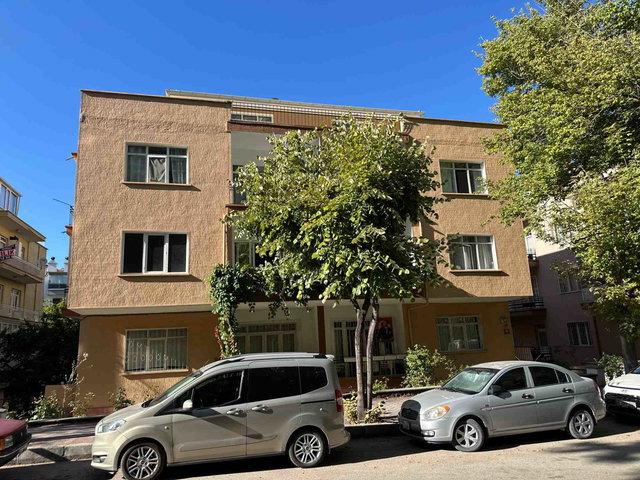 EMEK YILDIZ BLOKLARI YANI 3+1 125 M2 BOŞ FIRSAT DAİRE !!