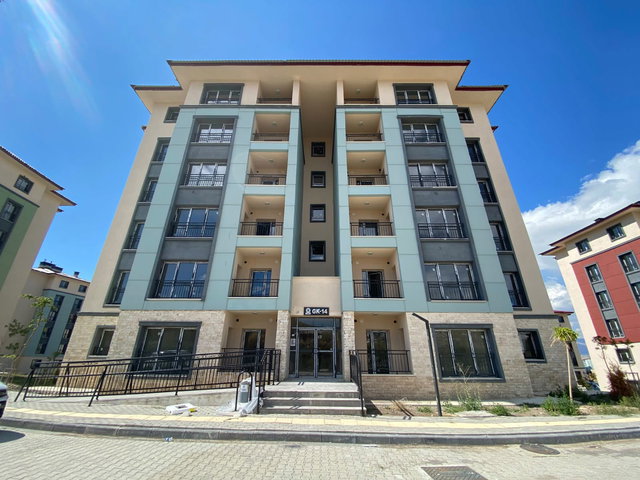 REMAX ARTIS'DEN HILALKENT TOKILERDE KIRALIK 2+1 DAIRE