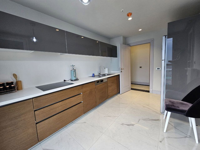 FIRST AVENUE SİTESİNDE ŞEHİR VE DENİZ MANZARALI 2+1 KİRALIK DAİRE