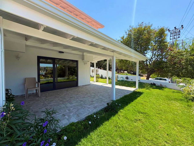 ÇEŞME DALYAN MARİNADA DENİZ MANZARALI 3+1 VİLLA