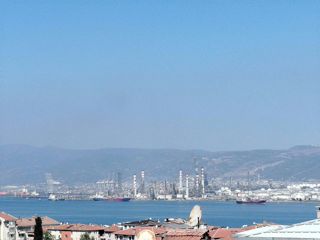 DEĞİRMENDERE'DE DENİZ MANZARALI İÇİ YAPILI SATILIK 3+1 DAİRE