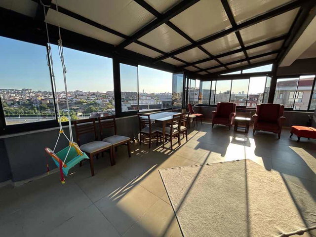 ÇEKMEKÖY MERKEZ MAHALLESI’NDE SATILIK 200 M2 4 + 1 ÖNÜ KAPANMAYAN PANORAMIK MANZARALI DUBLEKS DAIRE