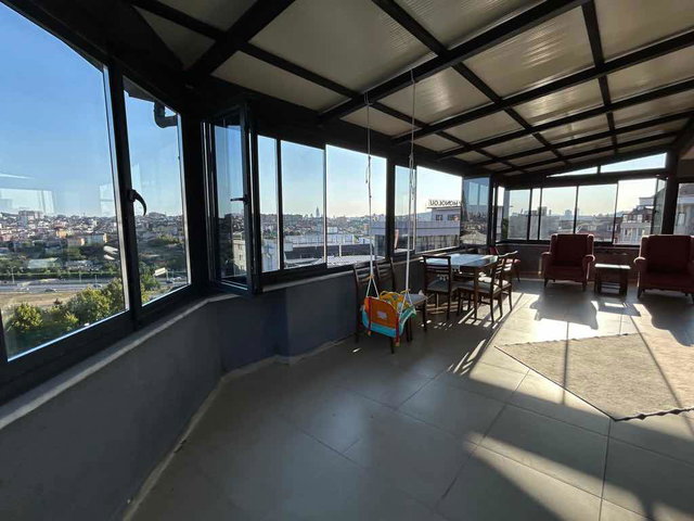 ÇEKMEKÖY MERKEZ MAHALLESI’NDE SATILIK 200 M2 4 + 1 ÖNÜ KAPANMAYAN PANORAMIK MANZARALI DUBLEKS DAIRE