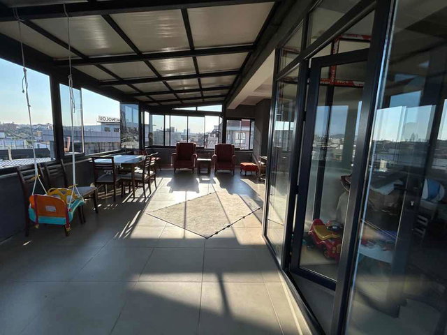 ÇEKMEKÖY MERKEZ MAHALLESI’NDE SATILIK 200 M2 4 + 1 ÖNÜ KAPANMAYAN PANORAMIK MANZARALI DUBLEKS DAIRE