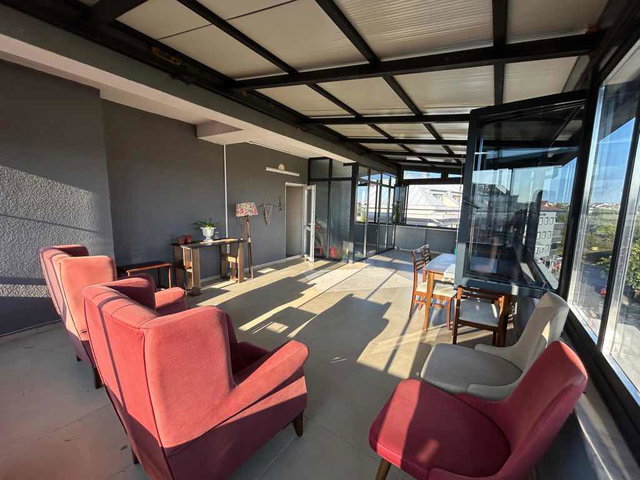 ÇEKMEKÖY MERKEZ MAHALLESI’NDE SATILIK 200 M2 4 + 1 ÖNÜ KAPANMAYAN PANORAMIK MANZARALI DUBLEKS DAIRE