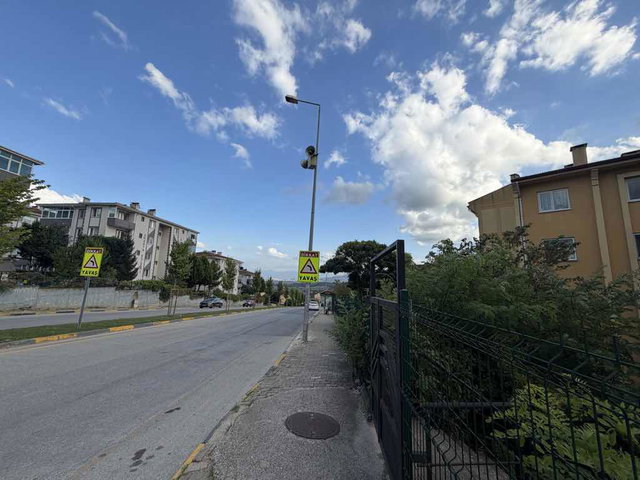 REMAX MAVİ DEN AYÇIÇEK VADİSİNDE SİTE İÇİ  3+1 | 145 M² KİRALIK ARAKAT DAİRE