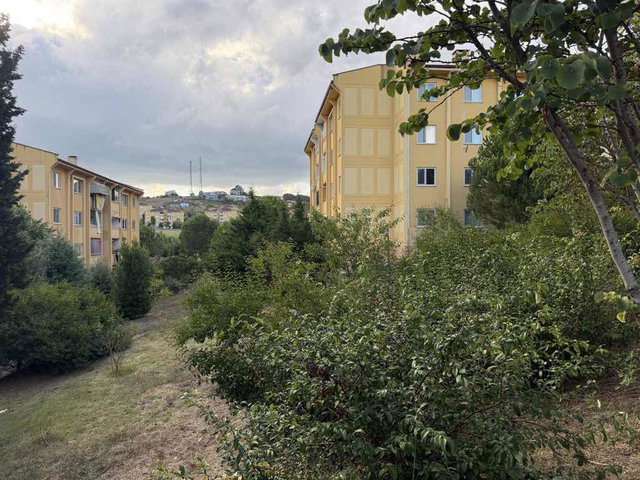 REMAX MAVİ DEN AYÇIÇEK VADİSİNDE SİTE İÇİ  3+1 | 145 M² KİRALIK ARAKAT DAİRE