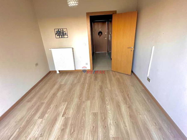 BAHÇELI VE FERAH! RESİM  İSTANBUL SITESI’NDE KIRALIK 1+1