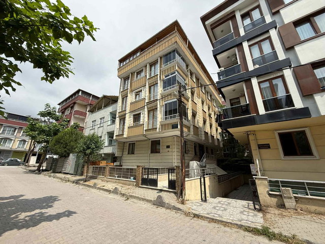 AVCILAR CİHANGİR MAH. METROBÜSE YAKIN 2+1 SATILIK DAİRE