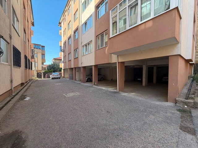 BAĞLARBAŞI MAH. İSTASYON CAD. YAKINI SITE İÇERISINDE KIRALIK 3+1