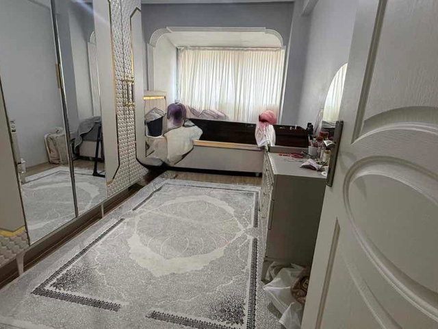 BAHÇELİEVLER SOĞANLI’DA GÜNEY CEPHELİ 2+1 | EN ÜST KAT | BALKONLU | BOŞ