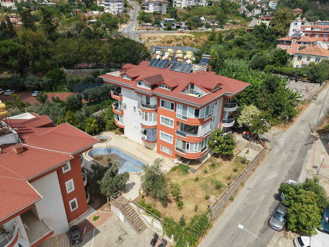 SUGÖZÜNDE 4+1 AYRI MUTFAKLI GENIŞ DAIRE