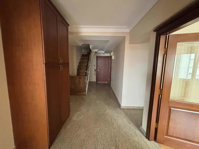 BAHÇELIEVLER KAYACAN SITESI 7+2 DUBLEKS DAIRE