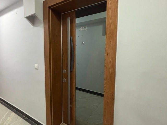 MEYDAN CADDE 'DE  METROYA YÜRÜME MESAFESINDE 2+1 KIRALIK DAIRE