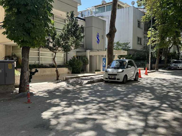 BAHÇELİEVLERDE TERASLI MERKEZİ ISITMALI 2.5+1 KİRALIK DAİRE