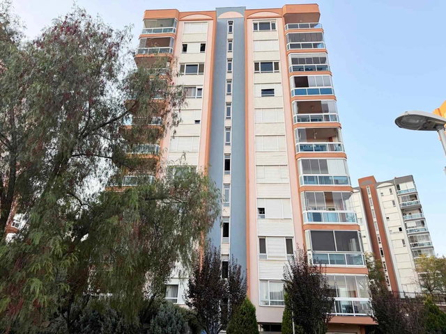 KARŞIYAKA YÜKSEK VADI EVLERI  25043 ADA UYGUN FIYATLI SATILIK 3+1 DAIRE