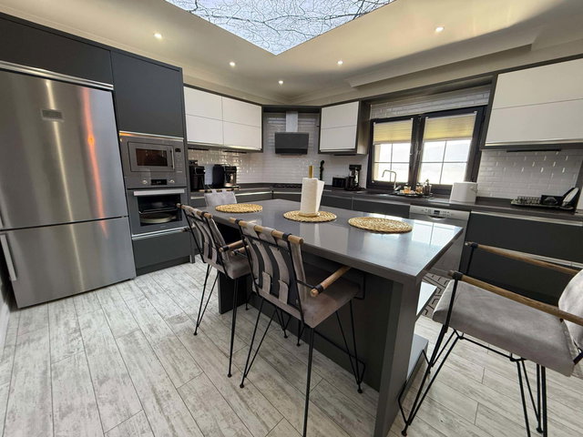 REMAX DESIGN ÇAYBAŞI TEPE MAHALLESİNDE SATILIK LÜKS VİLLA