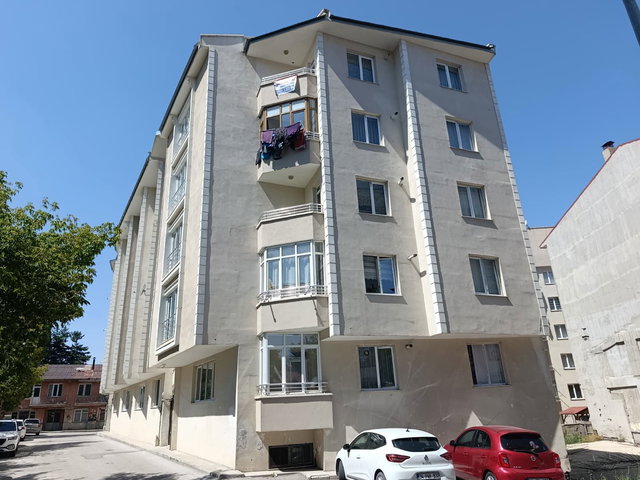 REMAX İLKE'DEN KURT DERESİ'NDE 2+1 GENİŞ SATILIK DAİRE