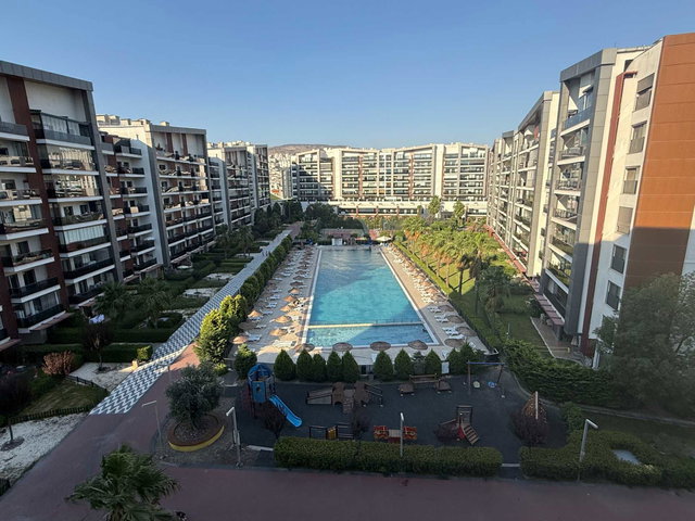 İZMİR ATAŞEHİRDE PARK YAŞAM ATAŞEHİR SİTESİNDE KİRALIK 1+1 DAİRE