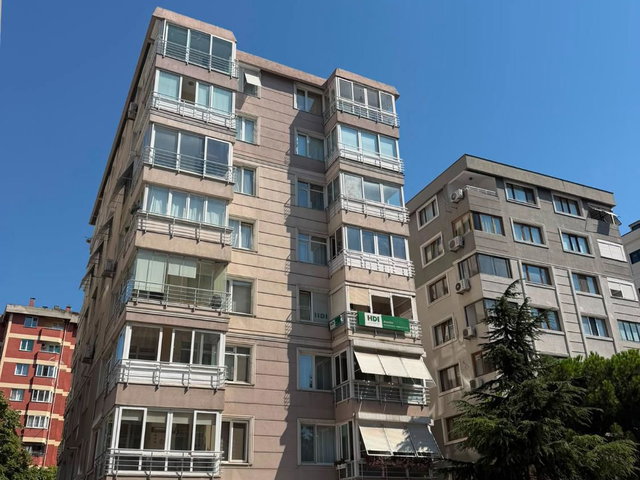 REMAX'DAN BOSTANCI'DA MERKEZİ KONUMDA- OTOPARKLI-130 M2 NET 3+1