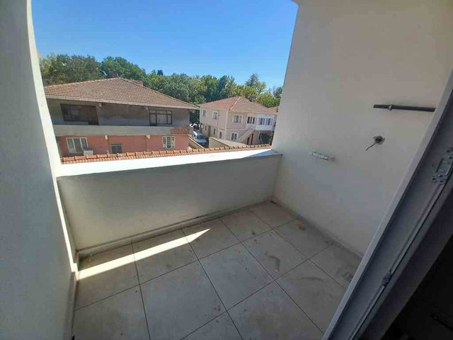REMAXLANDDEN DEĞİRMENKÖY MERKEZDE SATILIK 2+1 DAİRE