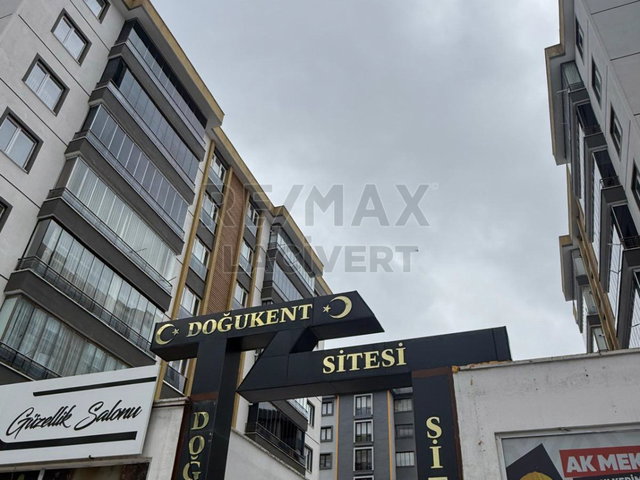 RE/MAX LACİVERT'TEN YILDIZKENT'TE KİRALIK 4+1 ARAKAT DAİRE