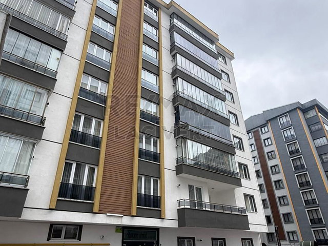 RE/MAX LACİVERT'TEN YILDIZKENT'TE KİRALIK 4+1 ARAKAT DAİRE