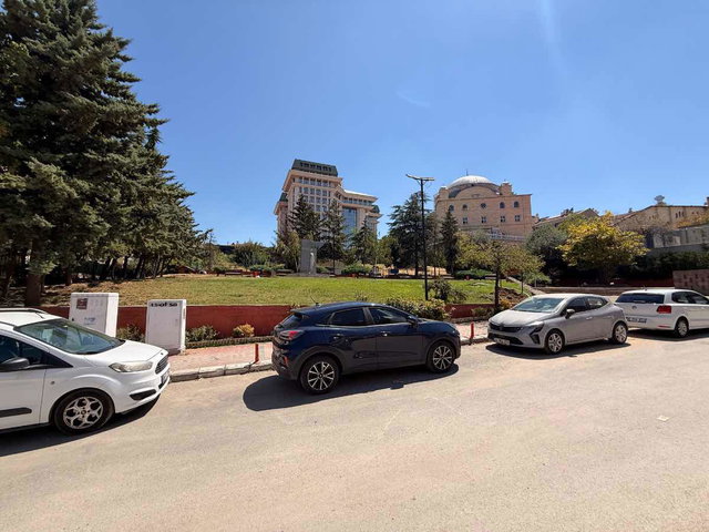GAZIOSMANPAŞA UĞURMUMCU SOKAK DA EN GÜZEL CEPHELI VE MANZARALI YAPILI DAIRE