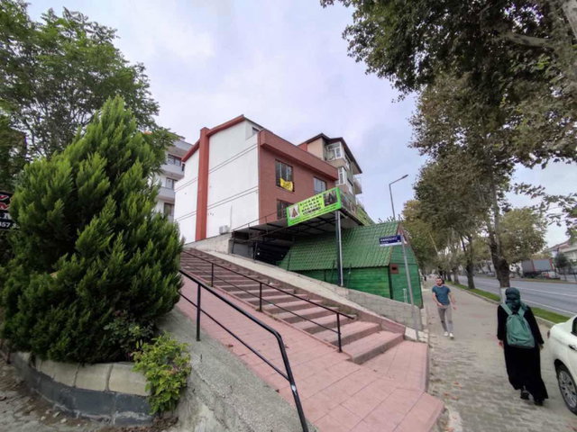 GÖLCÜK ŞEHİTLER MAH. ANAYOLA CEPHE 1+1 SATILIK DAİRE