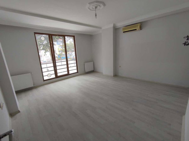 GÖLCÜK ŞEHİTLER MAH. ANAYOLA CEPHE 1+1 SATILIK DAİRE