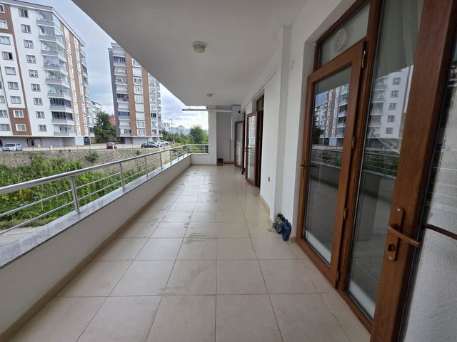 HALİÇPARK SİTESİN DE ARA KAT GENİŞ DAİRE (SATILIK)