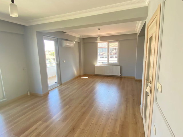 REMAX HÜR ALİ KUTANİS'TEN SERDİVANDA GENİŞ 3+1 KİRALIK DAİRE