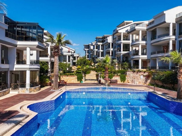 GÜMÜŞEVLER SİTESINDE  HAVUZLU GÜVENLİKLİ SATILIK 4+1 DUBLEKS DAİRE