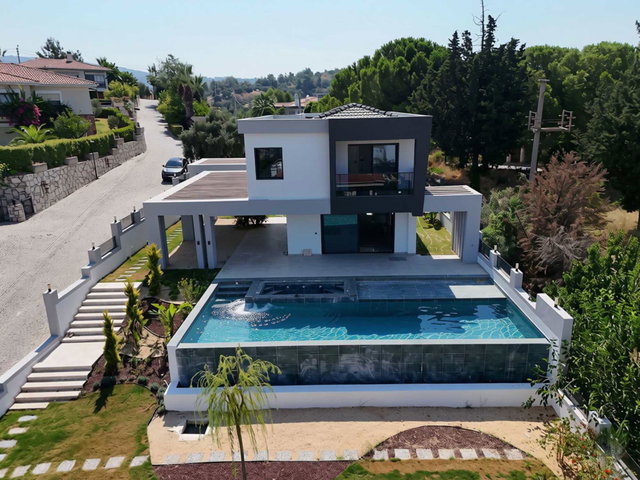KUŞADASI SOĞUCAK’TA SIFIR 3+1 VİLLA | 800 M² BRÜT | YERDEN ISITMA | 4 CEPHE