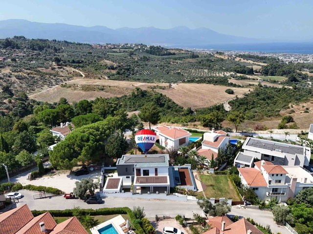 KUŞADASI SOĞUCAK’TA SIFIR 3+1 VİLLA | 800 M² BRÜT | YERDEN ISITMA | 4 CEPHE