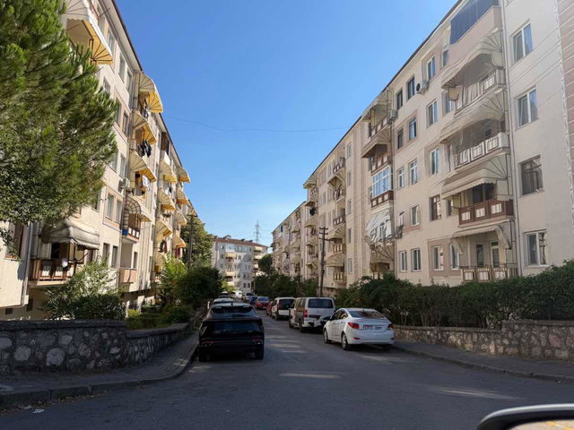 YENİKENT METAL İŞ SİTESİNDE SATILIK 3+1 İÇİ YENİLENMİŞ DAİRE