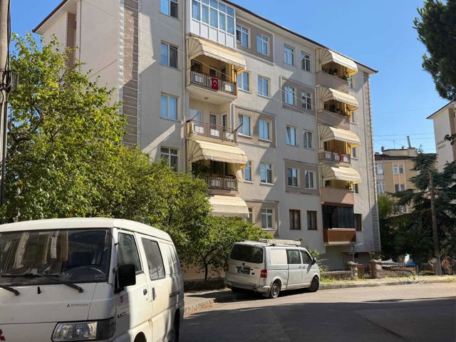 YENİKENT METAL İŞ SİTESİNDE SATILIK 3+1 İÇİ YENİLENMİŞ DAİRE