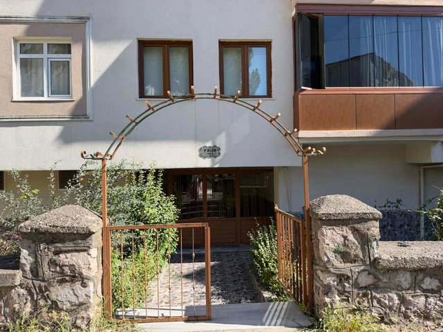 YENİKENT METAL İŞ SİTESİNDE SATILIK 3+1 İÇİ YENİLENMİŞ DAİRE