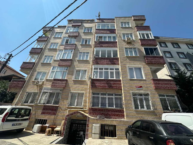 PENDİK ORHANGAZİ MAHALLESİ'NDE 60M TERASLI BOŞ 2+1 SATILIK DAİRE