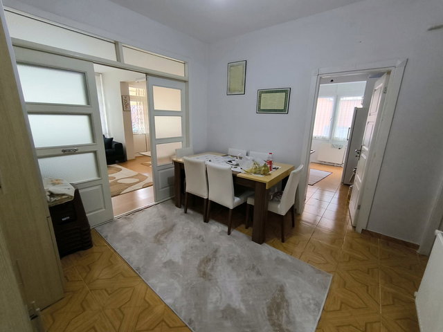 GÖLCÜK MERKEZDE 3+1 TEMİZ VE BAKIMLI ARA KAT DAİRE