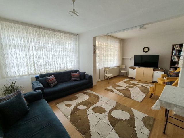 GÖLCÜK MERKEZDE 3+1 TEMİZ VE BAKIMLI ARA KAT DAİRE