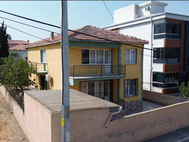 İZMİR ALİAĞA HELVACI'DA GENİŞ BAHÇELİ 4+2 MÜSTAKİL YAŞAM