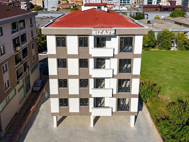 YUKARI DUDULLU MAH YENI ÖN CEPHE BALKONLU AYRI MUTFAKLI 2+1 SATILIK DAİRE