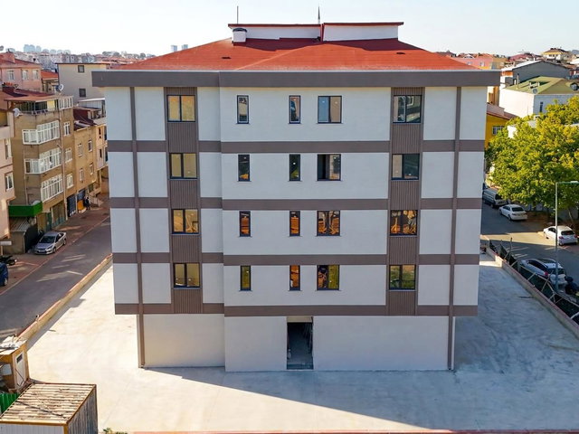 YUKARI DUDULLU MAH YENI ÖN CEPHE BALKONLU AYRI MUTFAKLI 2+1 SATILIK DAİRE