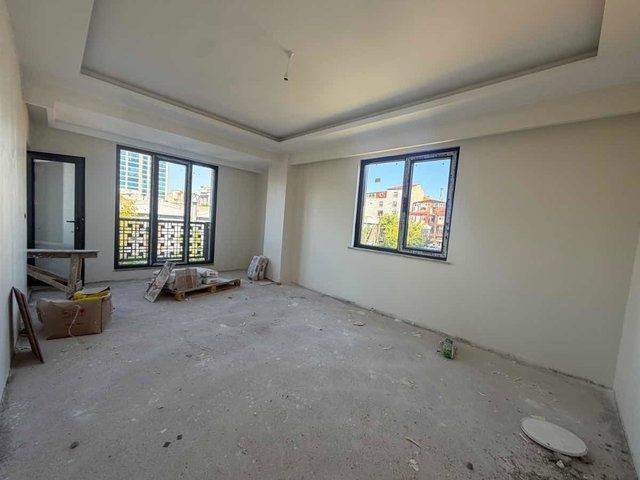 YUKARI DUDULLU MAH YENI ÖN CEPHE BALKONLU AYRI MUTFAKLI 2+1 SATILIK DAİRE