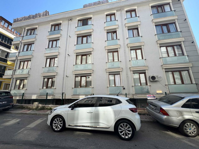 ÇEKMEKÖY MERKEZ MAHALLESİNDE SATILIK 2+1 FERAH DAİRE
