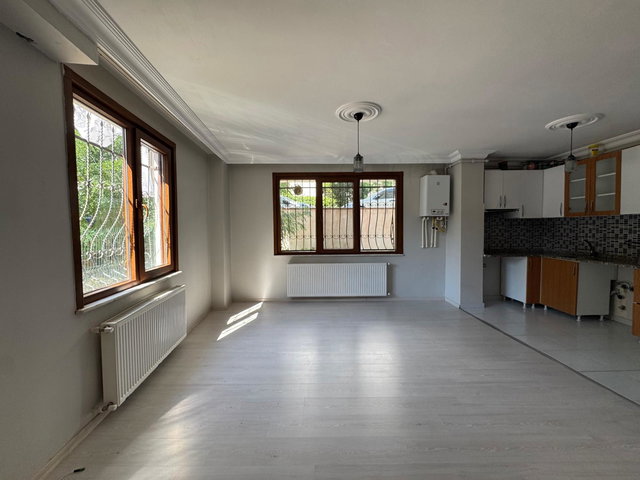 ÇEKMEKÖY MERKEZ MAHALLESİNDE SATILIK 2+1 FERAH DAİRE