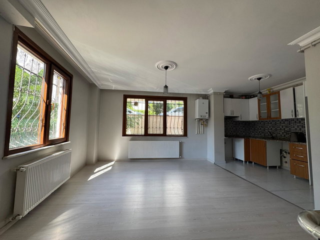 ÇEKMEKÖY MERKEZ MAHALLESİNDE SATILIK 2+1 FERAH DAİRE