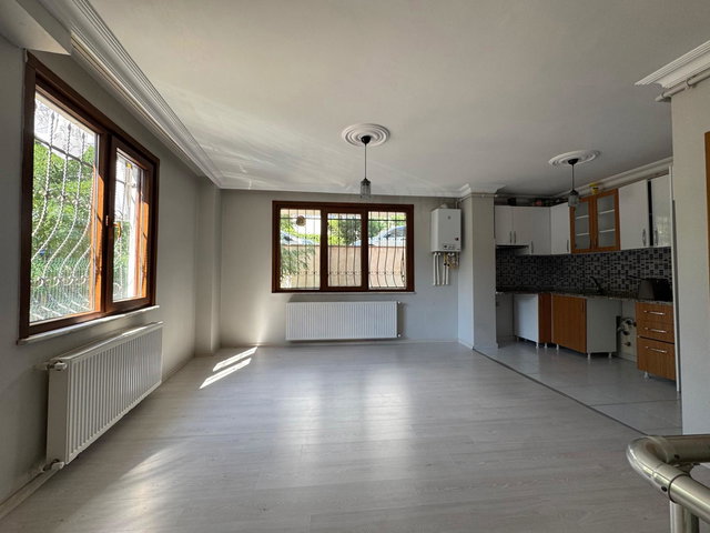 ÇEKMEKÖY MERKEZ MAHALLESİNDE SATILIK 2+1 FERAH DAİRE